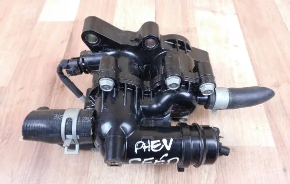 Thermostat/thermostat housing