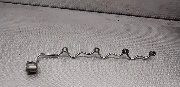 Toyota Avensis T250 Fuel return line/hose 