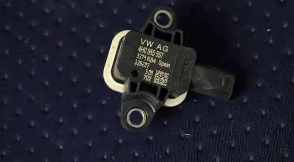Audi A7 S7 4G Airbag deployment crash/impact sensor 4H0955557