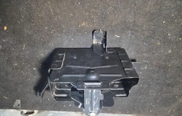 BMW X7 G07 Battery tray 9395486