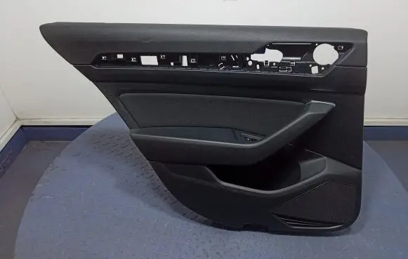 Volkswagen PASSAT B7 USA Door card panel trim set 