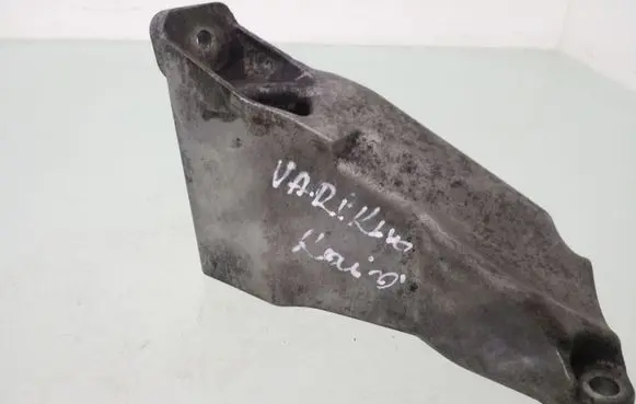Volkswagen PASSAT B5 Engine mounting bracket 8D0199307P