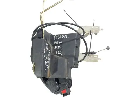 Hyundai Tucson JM Front door lock