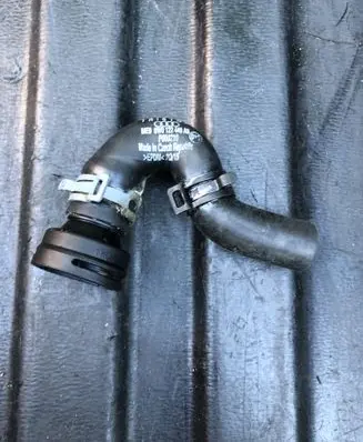 Audi A4 S4 B9 Engine coolant pipe/hose 8W0122449AS P000210