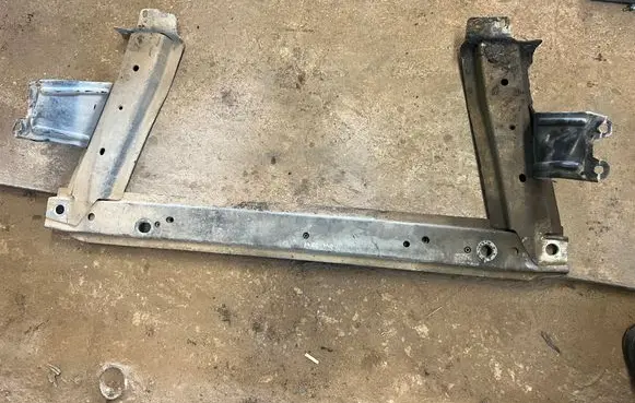 Renault Megane II Bottom radiator support slam panel 