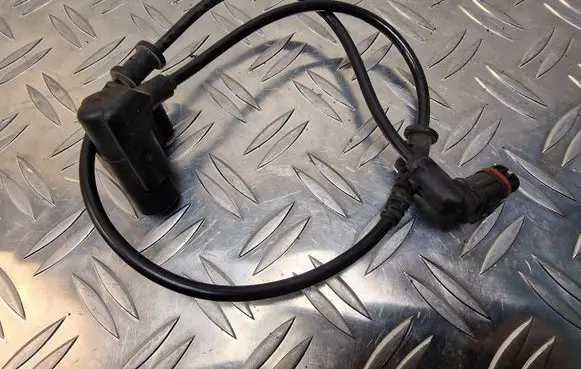 Mercedes-Benz A W168 ABS brake wheel speed sensor A1685400117