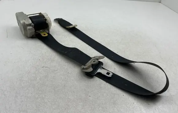 Toyota Corolla Verso E121 Front seatbelt 7P1150P 067455