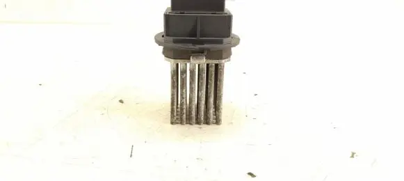 Mercedes-Benz C W204 Heater blower fan relay 2048707710 A2048707710