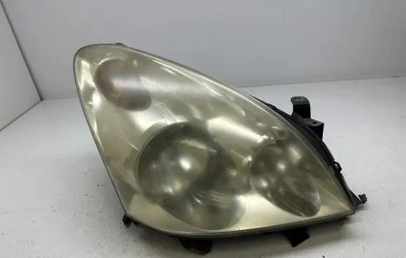 Toyota Corolla Verso AR10 Headlight/headlamp
