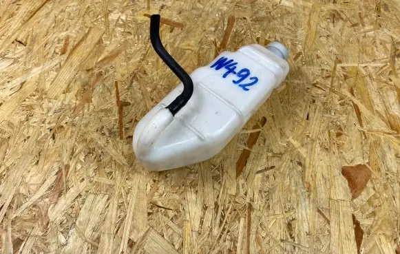 Coolant expansion tank/reservoir