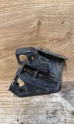 Volvo C30 Front bumper mounting bracket 30655936