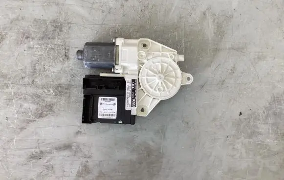 Audi A3 S3 8P Rear door window regulator motor 8P4959802B