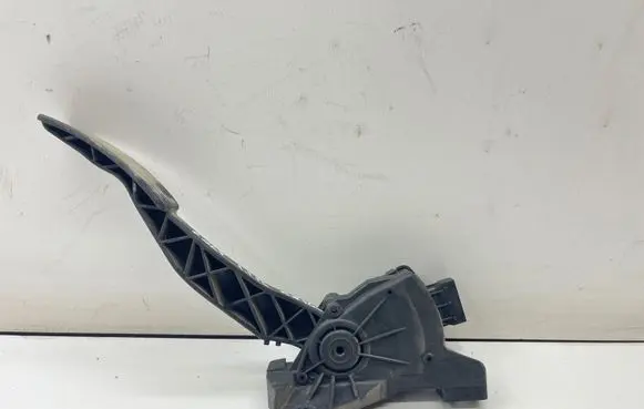 Mitsubishi Colt Accelerator throttle pedal A4543000304 6PV00886600