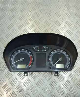 Skoda Fabia Mk1 (6Y) Speedometer (instrument cluster) 110080253 6Y0920881D