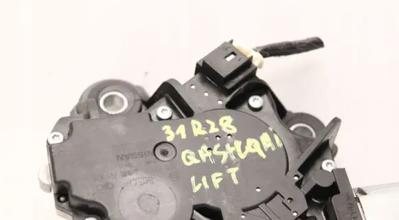 Nissan Qashqai Rear window wiper motor 