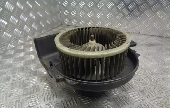 Skoda Fabia Mk1 (6Y) Front door blower motor 6Q1819015C