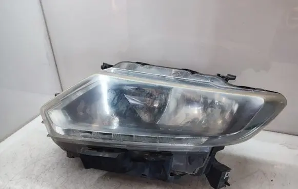 Nissan X-Trail T32 Headlight/headlamp