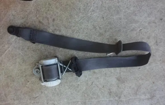 Jaguar XF X250 Front seatbelt 8X23F611B06 648010 048010