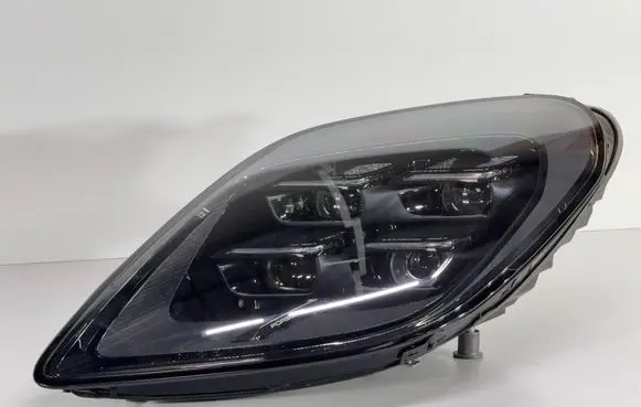 Porsche Panamera (976) Headlight/headlamp 97694102 976941015CC