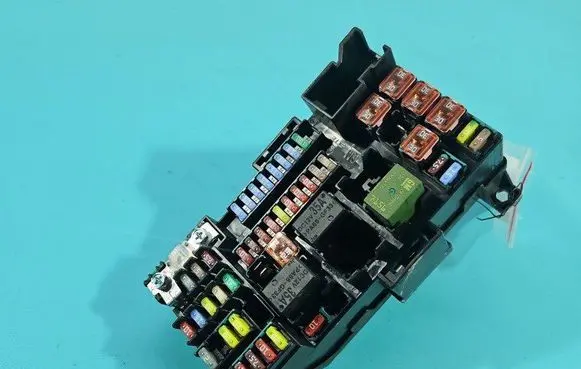 Opel Mokka Fuse box set 621092611 IMPRK1476404