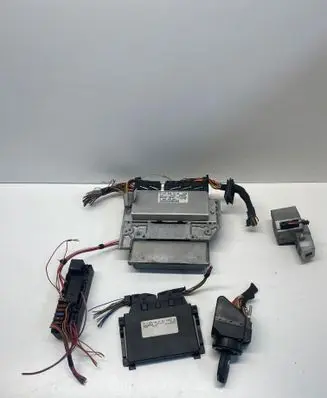 Mercedes-Benz E W210 Engine ECU kit and lock set 2085450108 A0225453932 A0215450732