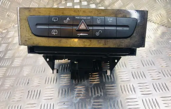 Mercedes-Benz E W211 Dashboard storage box/compartment A2116800552