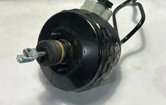 Mercedes-Benz C W204 Brake booster A2044303630 174789033