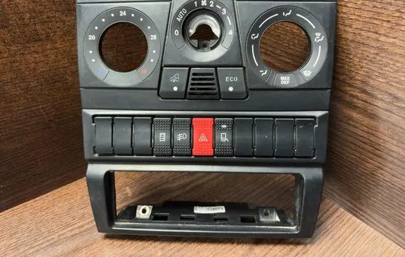Iveco Daily 3rd gen Climate control unit 178140500 5F8440000