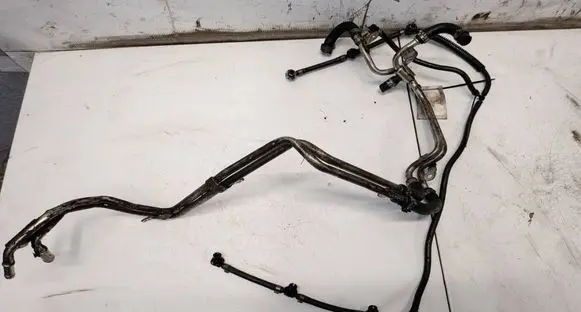 Mercedes-Benz R W251 Fuel line pipe