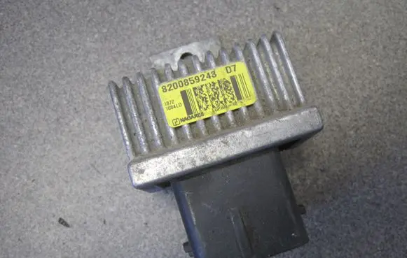 Nissan Qashqai Glow plug pre-heat relay 8200859243