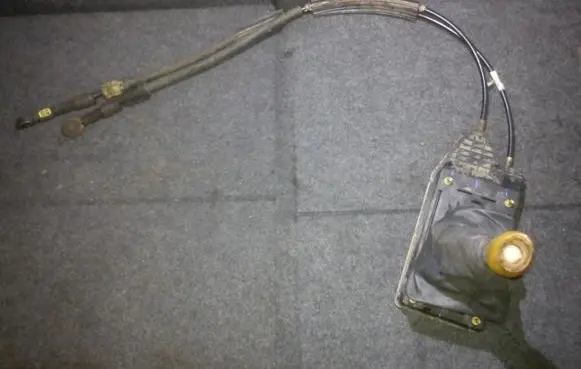 Renault Laguna II Gear shift cable linkage