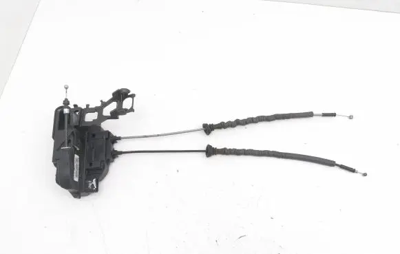 Hyundai Santa Fe Front door lock 813202B060