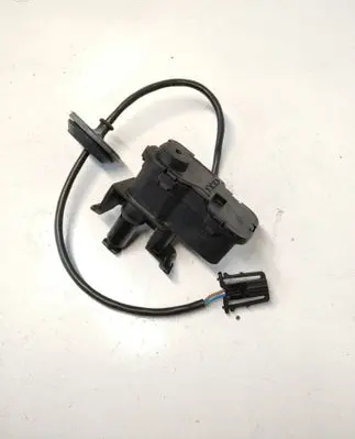 Volkswagen Jetta VI Fuel tank cap lock motor 5C6810773H 013638
