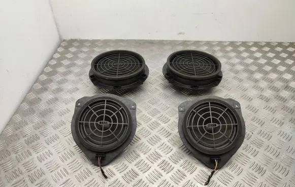 Audi A1 Audio system kit 8X0035411B 8X0035415C