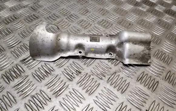 BMW 5 F10 F11 Heat shield in engine bay 32106790911 6790911