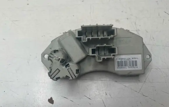 BMW 3 E90 E91 Heater blower motor/fan resistor T1000660W