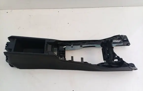 BMW 1 F40 Center console 6823557 6839341 2530410