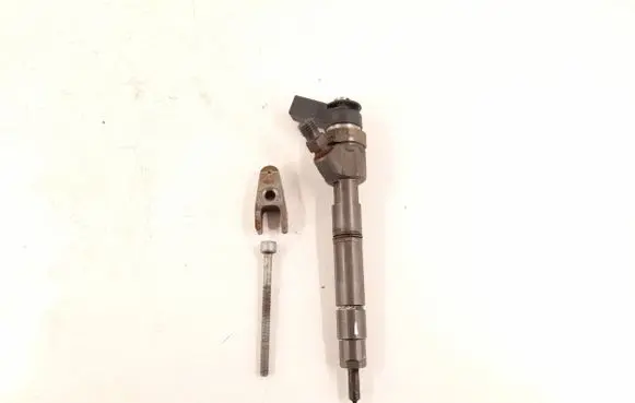 Mercedes-Benz B W245 Fuel injector 6400700787 A6400700787