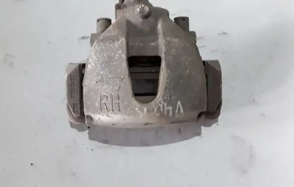 Volvo V40 Front brake caliper 31341487
