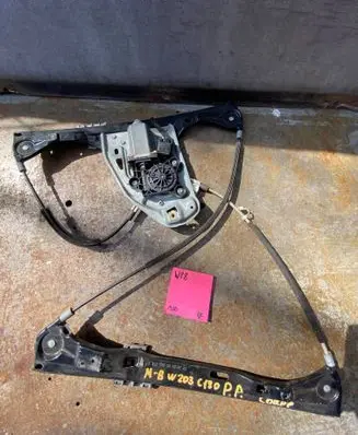 Mercedes-Benz C W203 Front door electric window regulator A2037200646