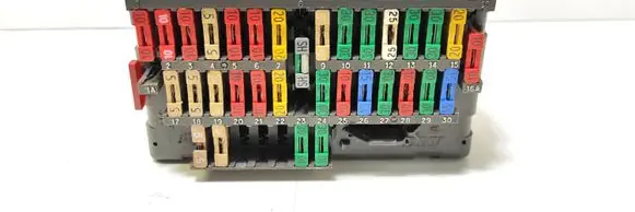 Peugeot 406 Fuse module 9459288180