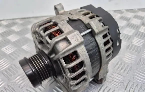 Mercedes-Benz CLA C117 X117 W117 Generator/alternator A0009061903 190902 0125711030