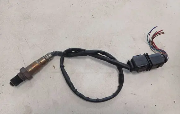 Volkswagen PASSAT B6 Lambda probe sensor 03G906262 0281004052