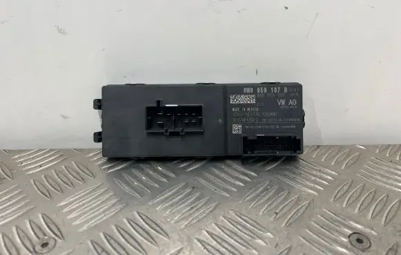 Audi Q5 SQ5 Tailgate/trunk control unit/module 8W8959107B