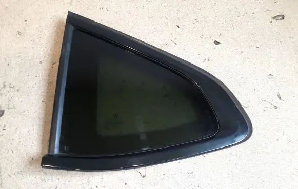 BMW X4M F98 Rear side window 7416547