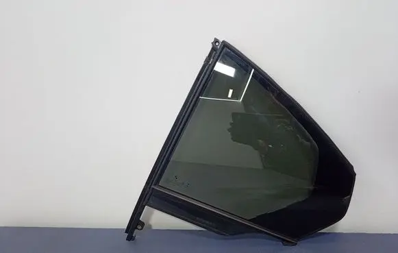 BMW M3 Rear door window glass