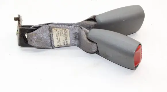 Jeep Grand Cherokee (WK) Middle seatbelt buckle (rear) 