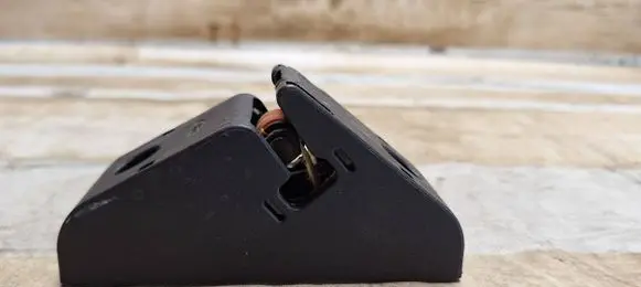 Loading door lock