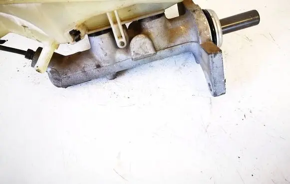 Toyota Corolla E120 E130 Master brake cylinder