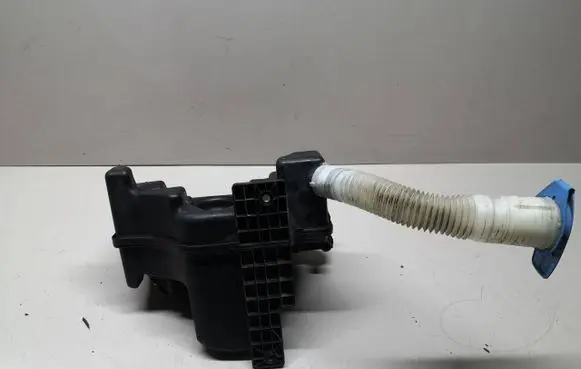 Skoda Fabia Mk3 (NJ) Windscreen/windshield washer pump 1K6955651 620024521